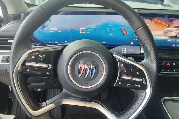 Used Buick LaCrosse 2023 28T Enjoyment Edition Steering Wheel