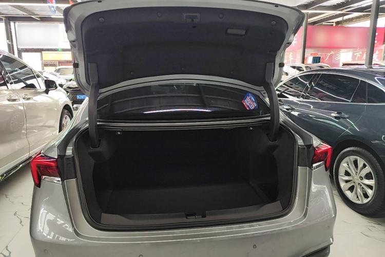 Used Buick LaCrosse 2023 28T Prestige Edition Trunk