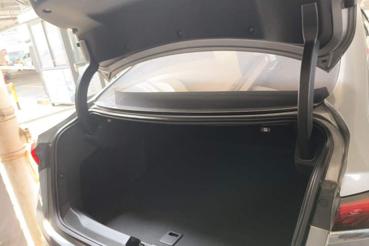 Used Buick LaCrosse 2023 28T Prestige Edition Trunk