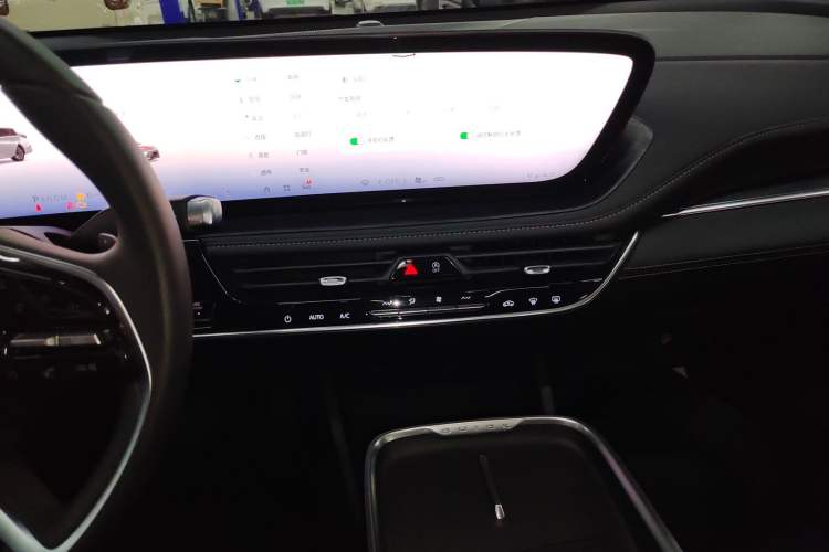 Used Buick LaCrosse 2023 Restyled 25T Cross-Country Edition Audio And AC Panel