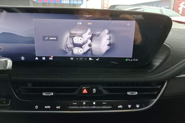 Used Buick LaCrosse 2023 28T Prestige Edition Audio And AC Panel