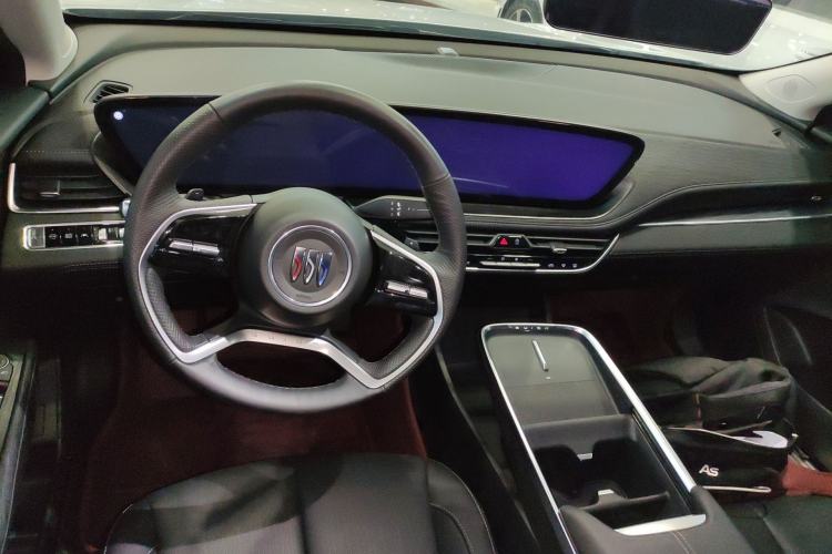 Used Buick LaCrosse 2023 28T Prestige Edition Center Console