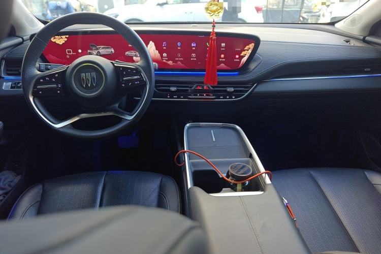 Used Buick LaCrosse 2023 28T Prestige Edition Center Console