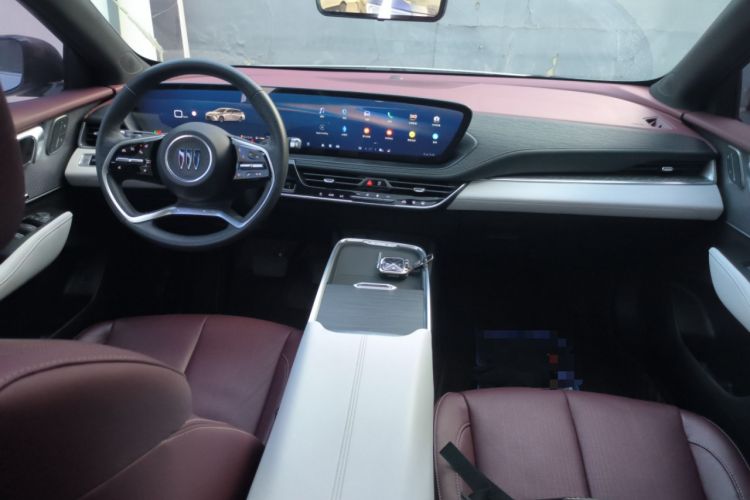 Used Buick LaCrosse 2023 28T Prestige Edition Center Console