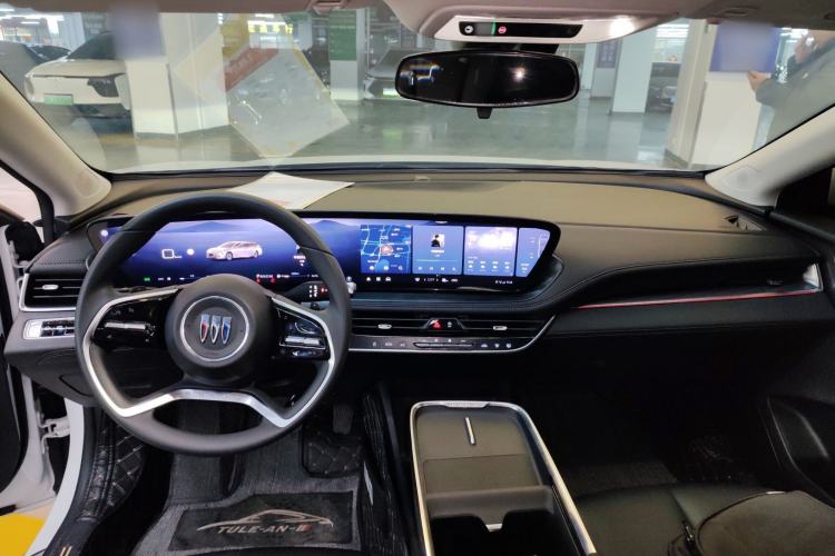 Used Buick LaCrosse 2023 Restyled 25T Cross-Country Edition Center Console