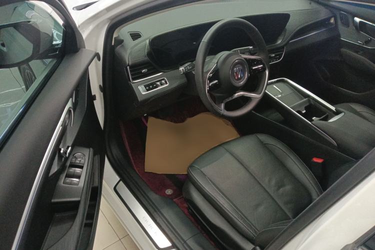 Used Buick LaCrosse 2023 28T Prestige Edition Driver Seat