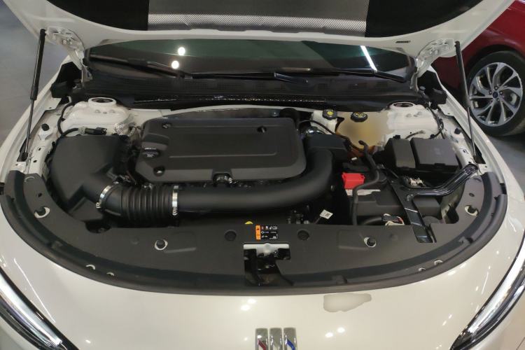 Used Buick LaCrosse 2023 28T Prestige Edition Engine Bay