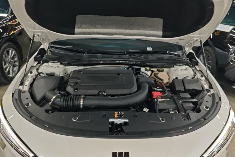 Used Buick LaCrosse 2023 28T Prestige Edition Engine Bay