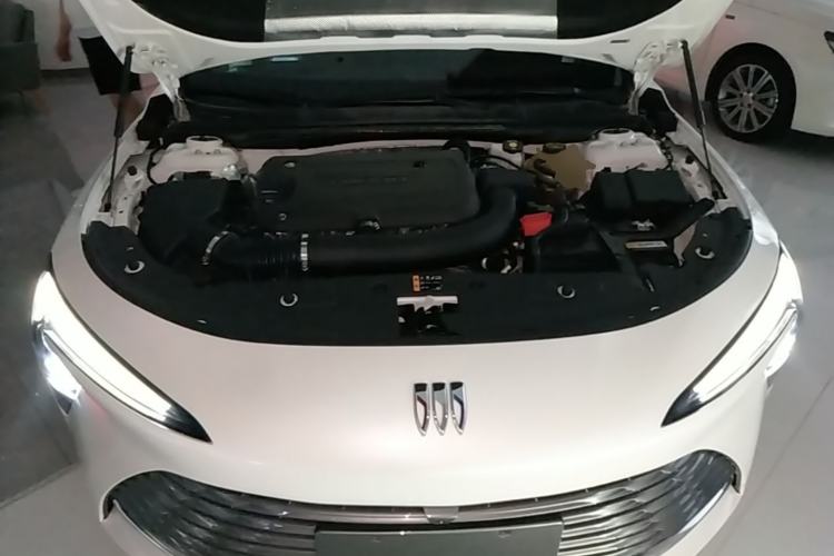 Used Buick LaCrosse 2023 28T Prestige Edition Engine Bay