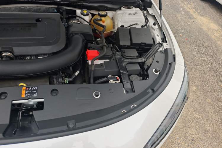 Used Buick LaCrosse 2023 28T Prestige Edition Engine Bay Left