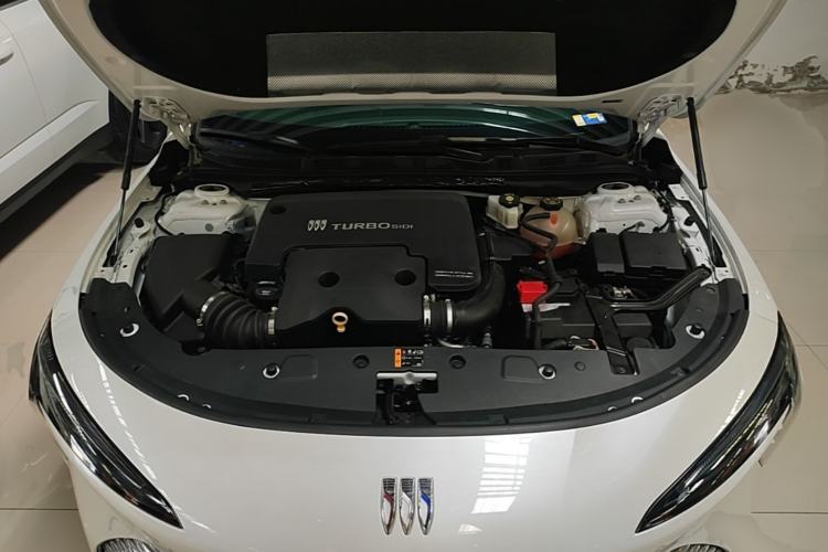 Used Buick LaCrosse 2023 Restyled 25T Cross-Country Edition Engine Bay