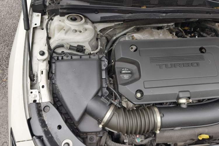 Used Buick LaCrosse 2023 28T Prestige Edition Engine Bay Right