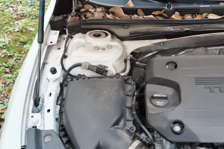 Used Buick LaCrosse 2023 28T Prestige Edition Engine Bay Right