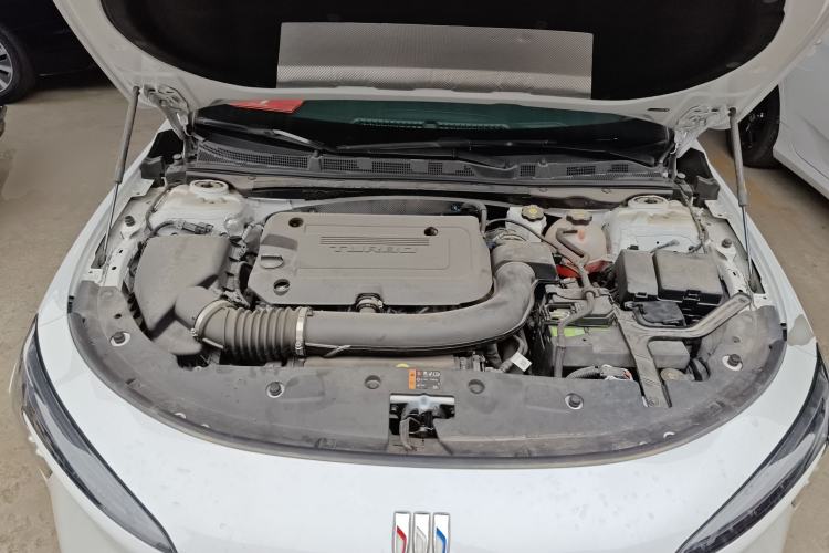 Used Buick LaCrosse 2023 28T Prestige Edition Engine Bay