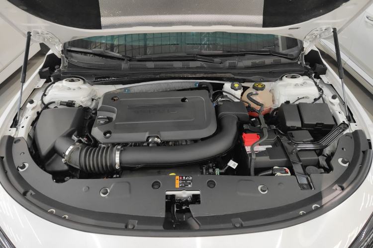 Used Buick LaCrosse 2023 28T Enjoyment Edition Engine Bay
