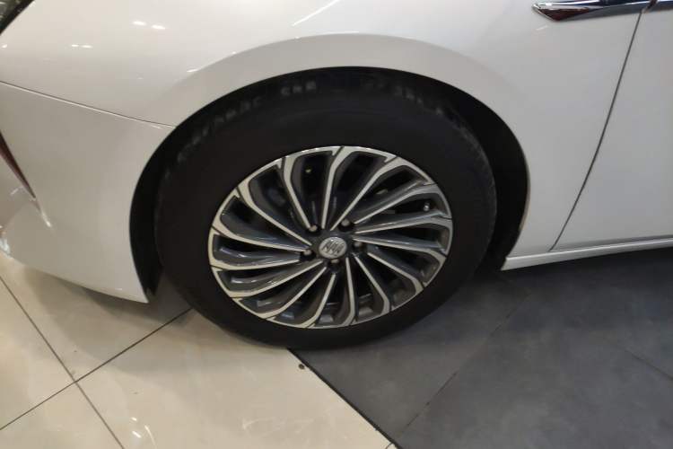 Used Buick LaCrosse 2023 28T Prestige Edition Exterior 4