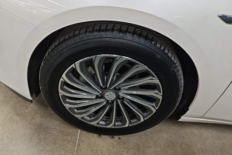 Used Buick LaCrosse 2023 28T Prestige Edition Exterior 4