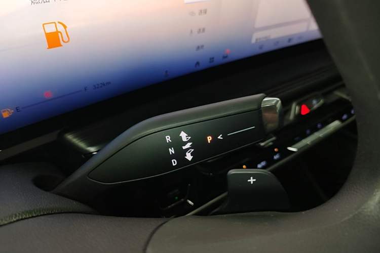 Used Buick LaCrosse 2023 Restyled 25T Cross-Country Edition Gear Lever