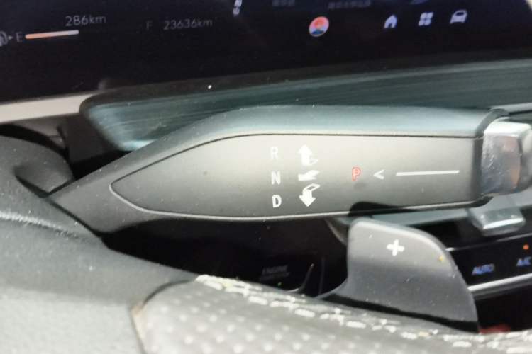 Used Buick LaCrosse 2023 28T Prestige Edition Gear Lever