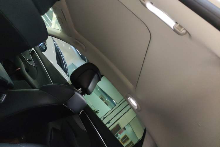Used Buick LaCrosse 2023 28T Prestige Edition Headliner