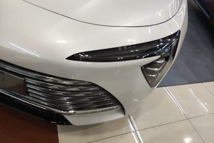 Used Buick LaCrosse 2023 28T Prestige Edition Left Front Headlight