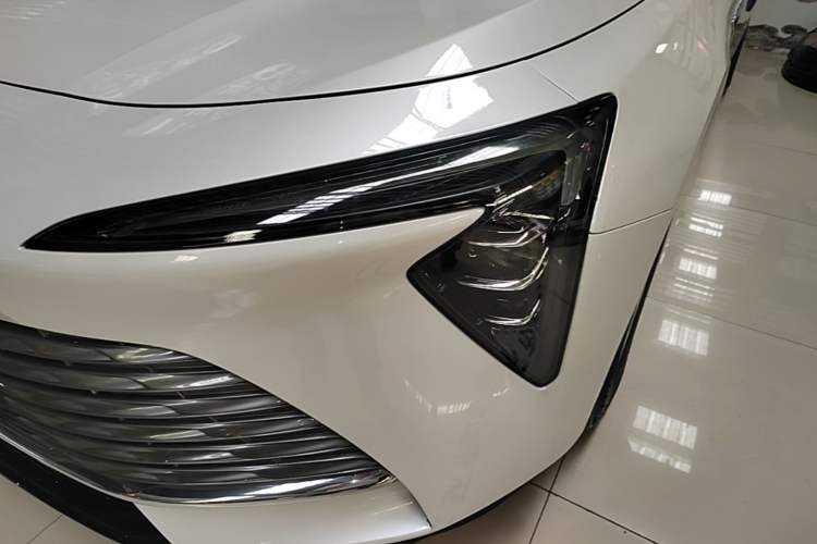 Used Buick LaCrosse 2023 Restyled 25T Cross-Country Edition Left Front Headlight
