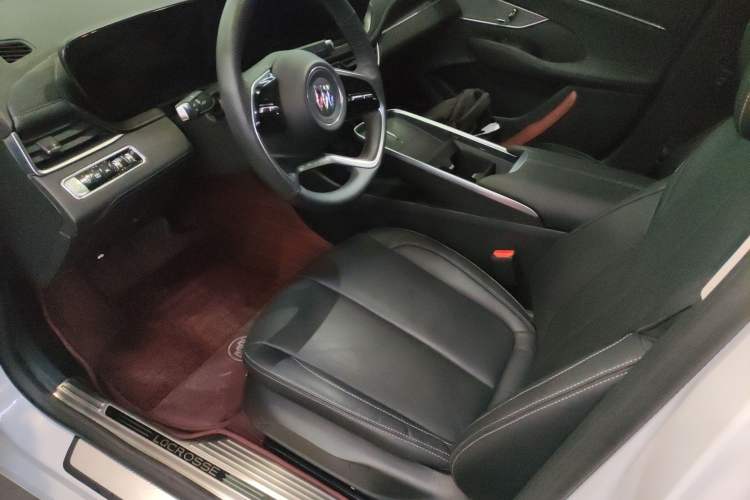 Used Buick LaCrosse 2023 28T Prestige Edition Left Front Seat