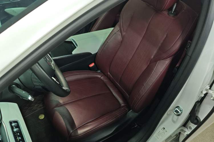 Used Buick LaCrosse 2023 28T Prestige Edition Left Front Seat