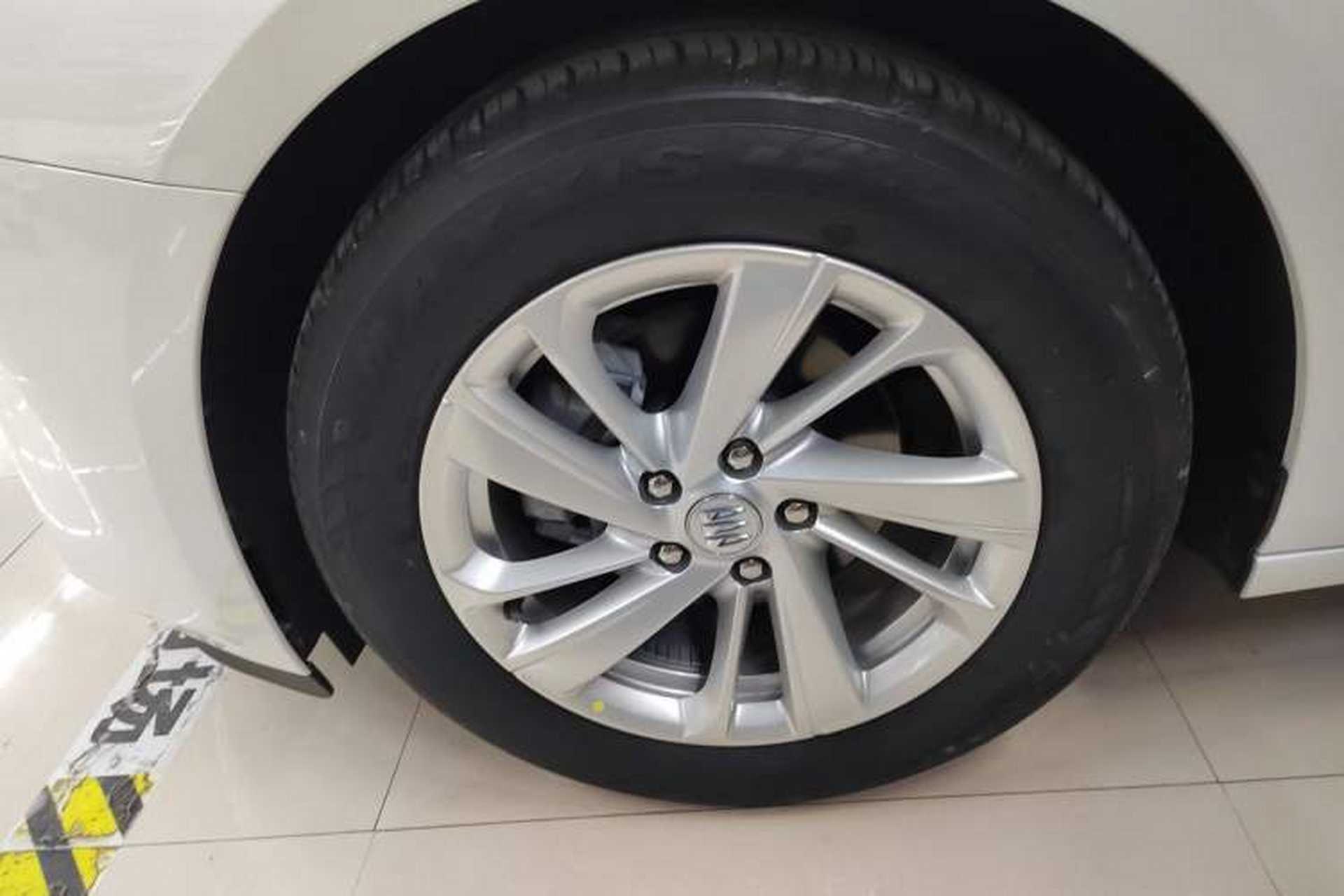 Used Buick LaCrosse 2023 Restyled 25T Cross-Country Edition Left Front Wheel Hub
