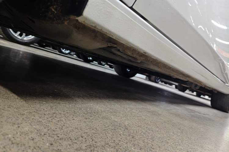 Used Buick LaCrosse 2023 28T Prestige Edition Left Side Sill