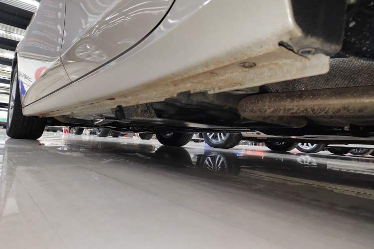 Used Buick LaCrosse 2023 Restyled 25T Cross-Country Edition Left Side Sill
