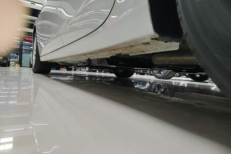 Used Buick LaCrosse 2023 Restyled 25T Cross-Country Edition Left Side Sill