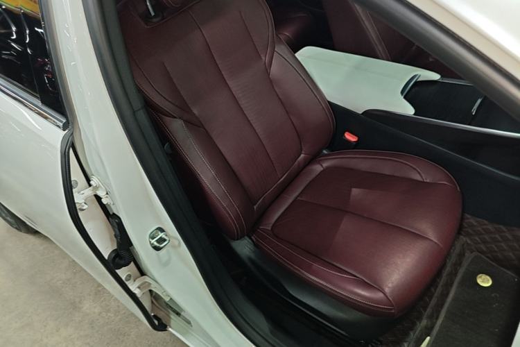 Used Buick LaCrosse 2023 28T Prestige Edition Right Front Seat