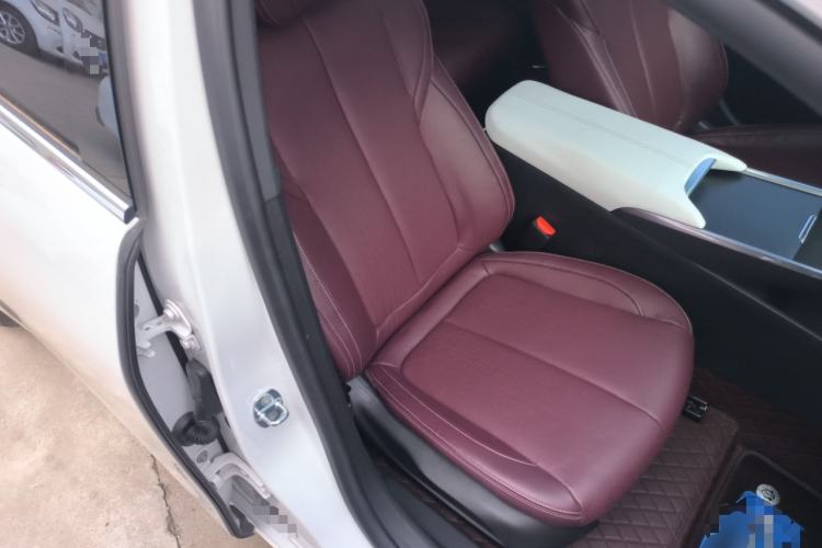 Used Buick LaCrosse 2023 28T Prestige Edition Right Front Seat