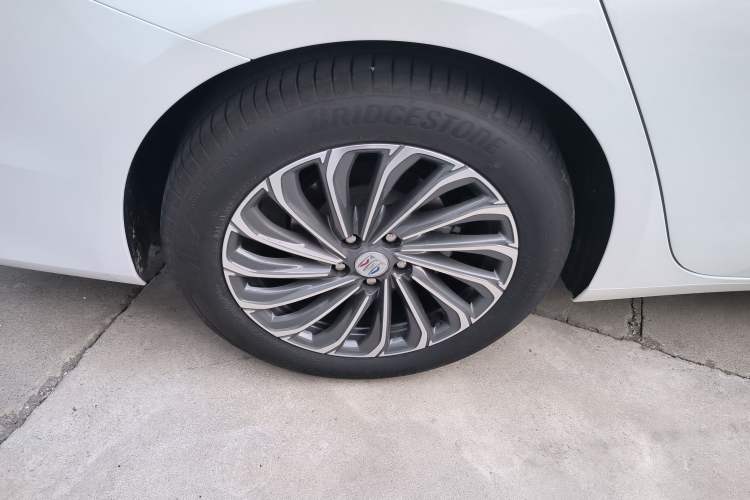 Used Buick LaCrosse 2023 28T Prestige Edition Right Rear Wheel Hub