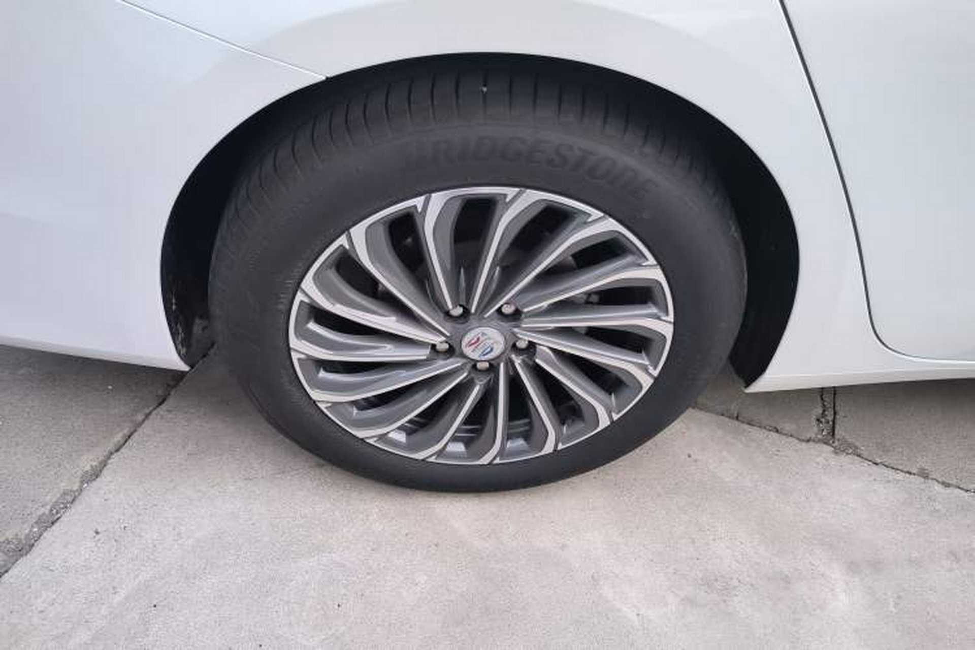 Used Buick LaCrosse 2023 28T Prestige Edition Right Rear Wheel Hub