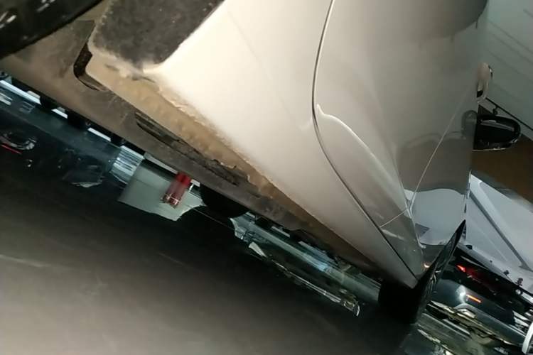 Used Buick LaCrosse 2023 28T Prestige Edition Right Side Sill