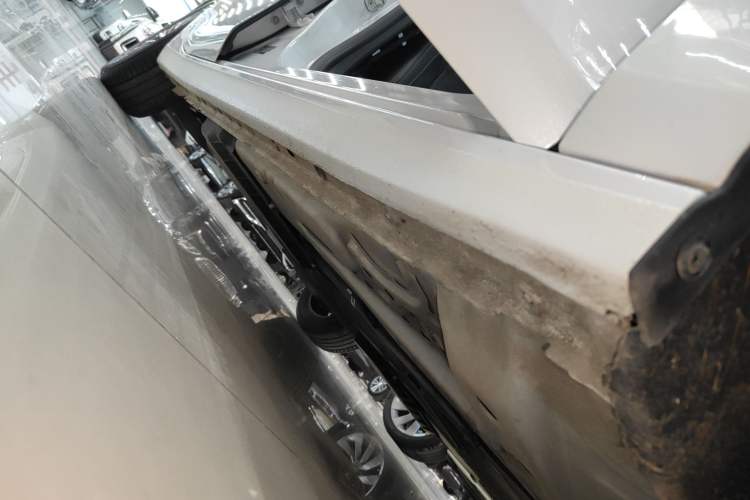 Used Buick LaCrosse 2023 28T Enjoyment Edition Right Side Sill
