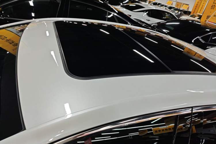 Used Buick LaCrosse 2023 28T Prestige Edition Roof