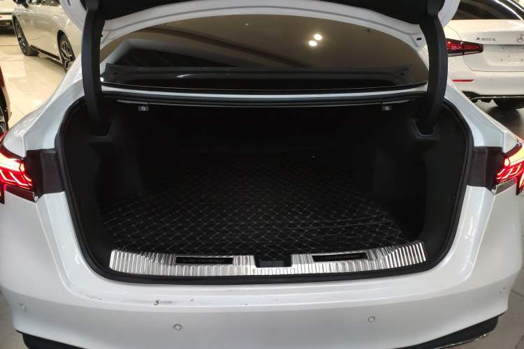 Used Buick LaCrosse 2023 28T Prestige Edition Trunk
