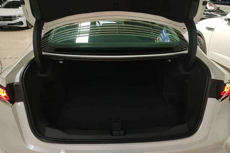 Used Buick LaCrosse 2023 Restyled 25T Cross-Country Edition Trunk