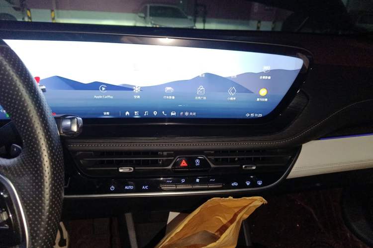 Used Buick LaCrosse 2024 28T Luxury Edition Audio And AC Panel