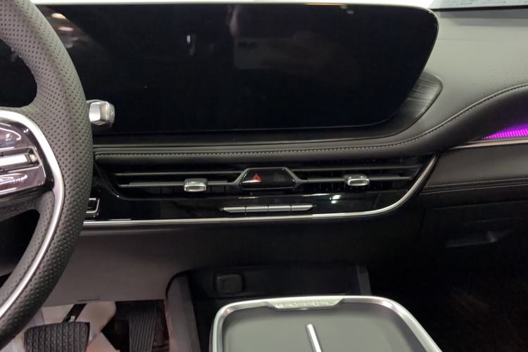 Used Buick LaCrosse 2024 Avia Edition Audio And AC Panel