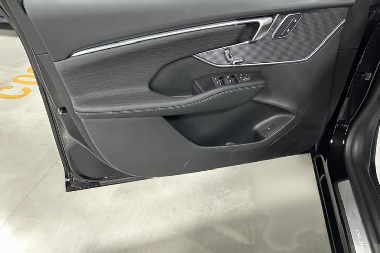 Used Buick LaCrosse 2024 28T Luxury Edition Audio And AC Panel