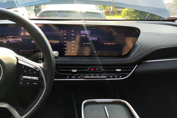 Used Buick LaCrosse 2024 28T Luxury Edition Audio And AC Panel