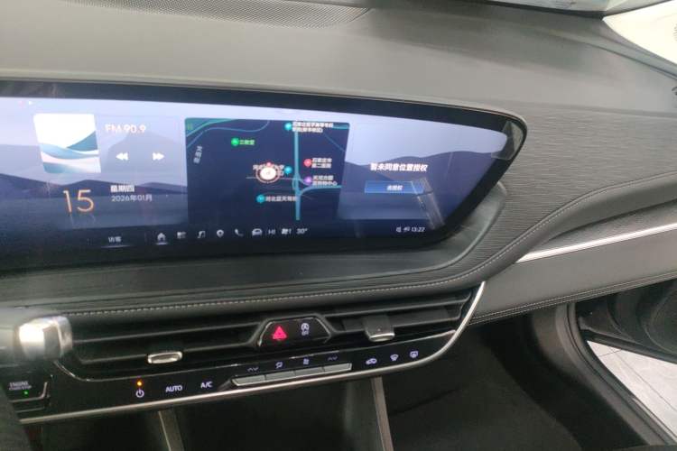 Used Buick LaCrosse 2024 28T Luxury Edition Audio And AC Panel