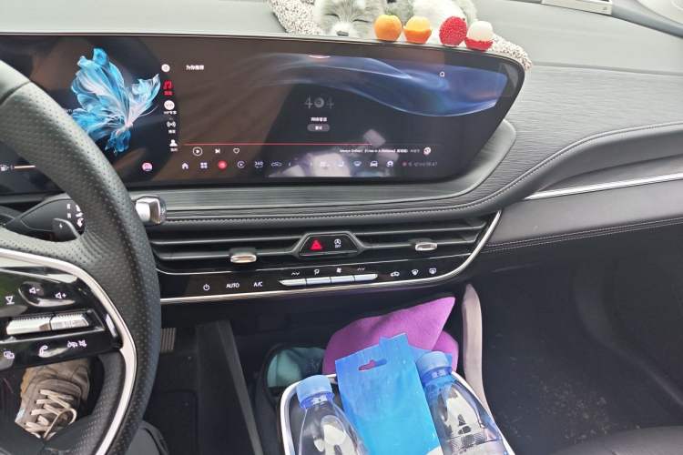 Used Buick LaCrosse 2024 28T Luxury Edition Audio And AC Panel