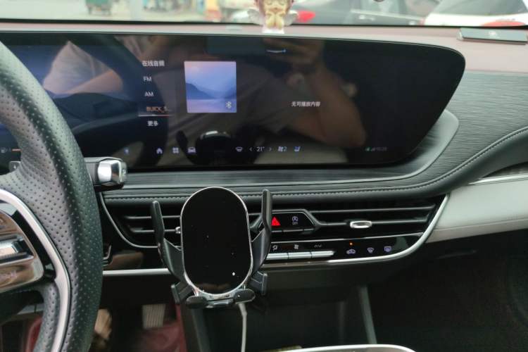 Used Buick LaCrosse 2024 28T Luxury Edition Audio And AC Panel