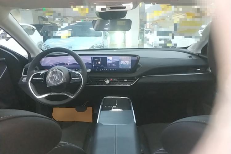 Used Buick LaCrosse 2024 28T Luxury Edition Center Console