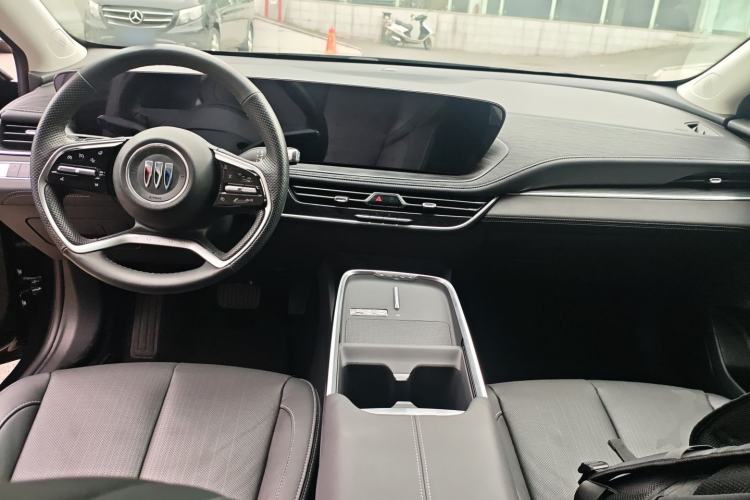 Used Buick LaCrosse 2024 28T Luxury Edition Center Console